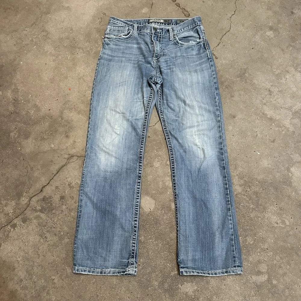 BKE Tyler Straight Jeans Men 32R 32x32 Blue Light Wash Denim Y2K Buckle Baggy